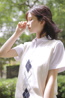 刚开始拒绝后来慢慢接受视频